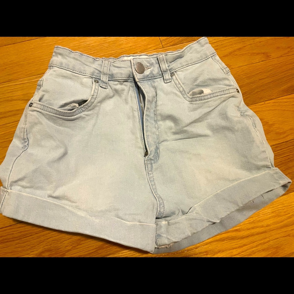 Cotton On- High Waisted, Light Wash Shorts- Perfect for summer!